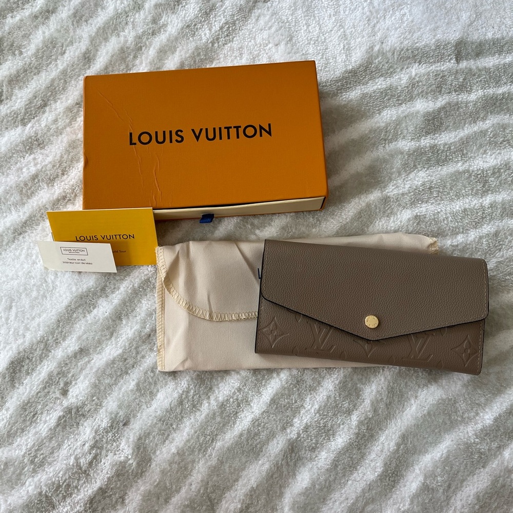 LV Tan Women’s wallet